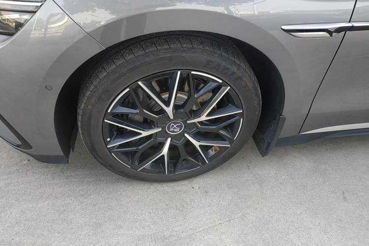 Used BYD Han 2024 EV Glory Edition 610 km All-Wheel Drive "Tian Shen Zhi Jia" Intelligent Driving Model