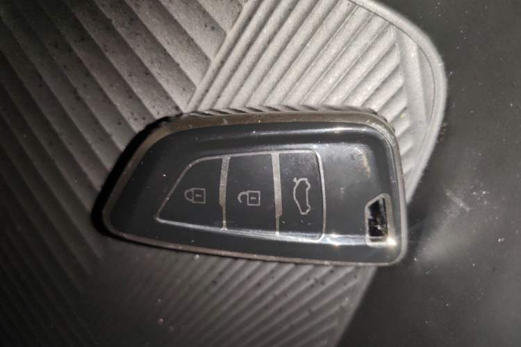 Used Geometry E Firefly 2024 301km Starlight