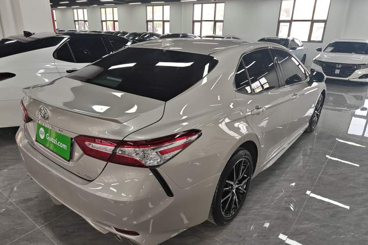 Used Toyota Camry 2021 2.0S FENGSHANG Edition
