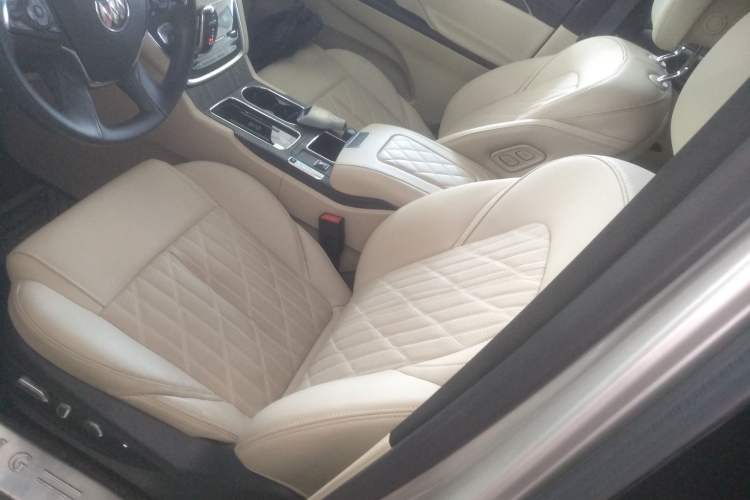 Used Buick GL8 2022 ES Land Cruiser 653T Luxury Model
