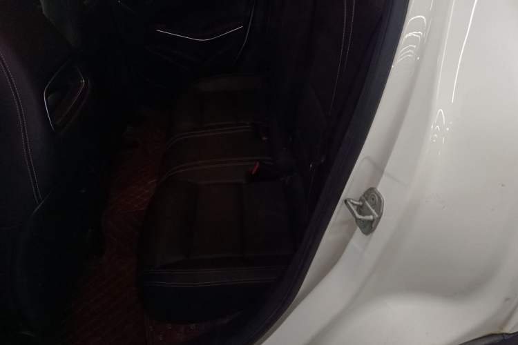 Used Mercedes-Benz GLA 2015 GLA 220 4MATIC Fashion Model