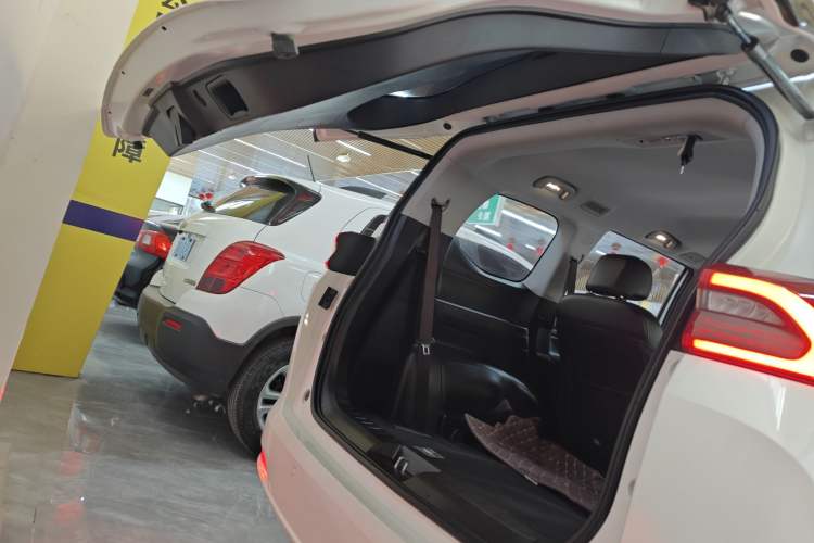 Used GAC Trumpchi M6 2021 270T DCT Luxury Edition (7 Seats)