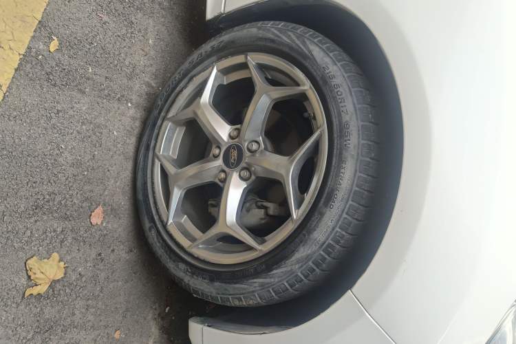 Used Ford Focus 2012 Hatchback 1.6L Manual Comfort Model
