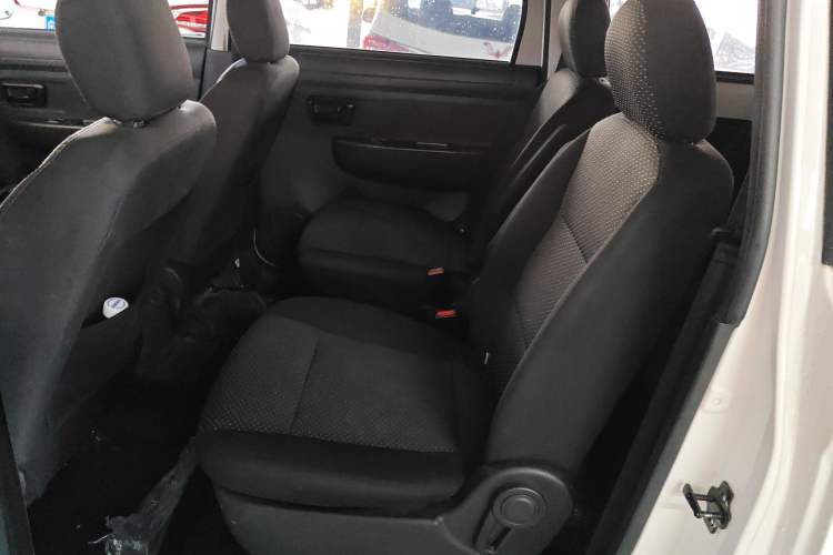 Used Dongfeng Fengon 330 2019 1.5L Manual Practical II China VI