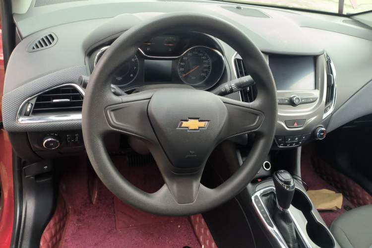 Used Chevrolet Cruze 2017 1.5L Automatic Pioneer Sunroof Edition