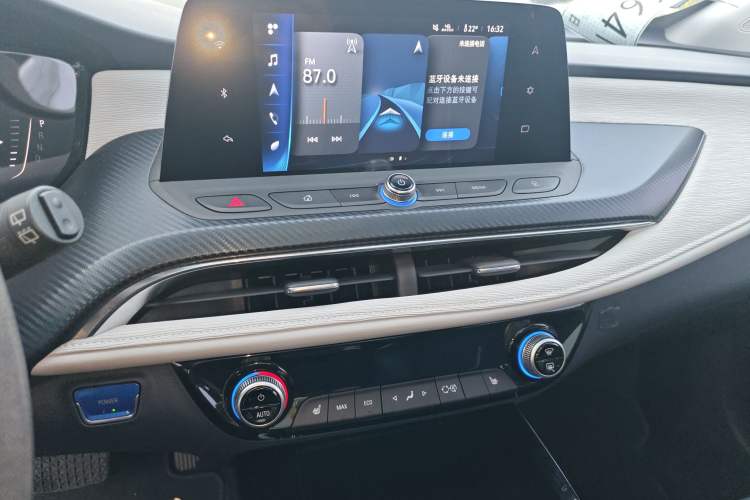 Used Buick Velite 6 2019 Connected Fashion Model