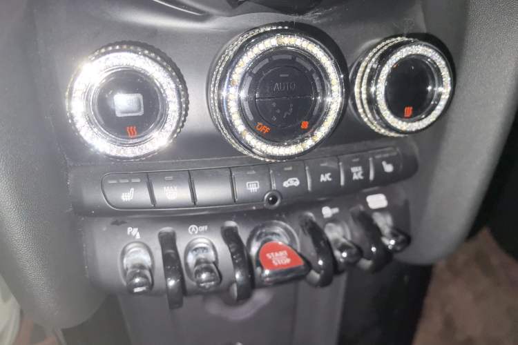 Used MINI MINI 2018 1.5T COOPER Racing Driver