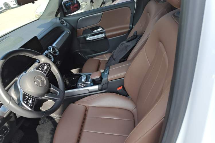 Used Mercedes-Benz GLB 2022 Updated GLB 200 Fashion Edition
