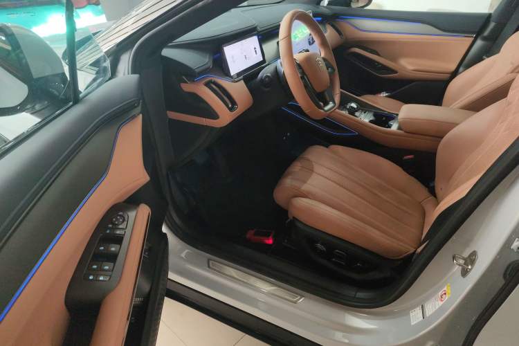 Used BYD Song L EV 2025 Intelligent Driving Version 662 km LiDAR Excellence Edition