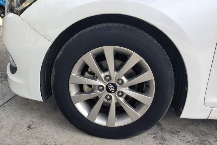 Used Hyundai Mistra 2014 1.8L Automatic Smart GLS
