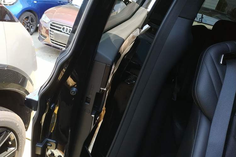 Used Zeekr 009 2022 Revised WE Version
