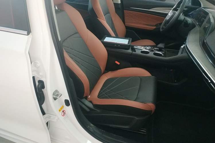 Used Changan Eado 2024 PLUS Blue Whale NE 1.4T GDI DCT High-Energy Edition
