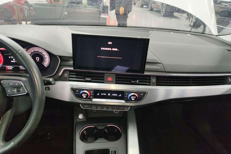 Used Audi A4L 2020 40 TFSI Luxury Dynamic Model
