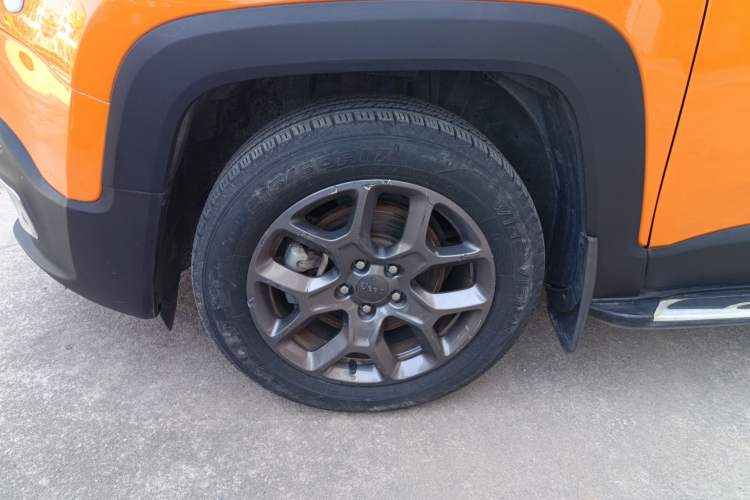 Used  Renegade 2017 180T Automatic Kinetic Edition+