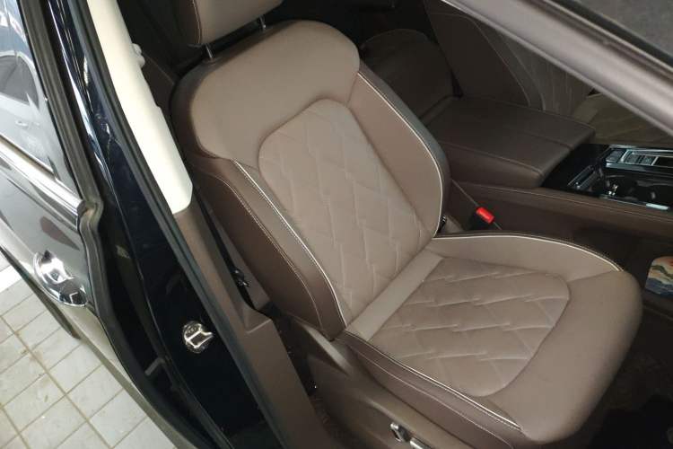 Used Volkswagen Viloran 2023 Revised 380TSI Prestige Edition
