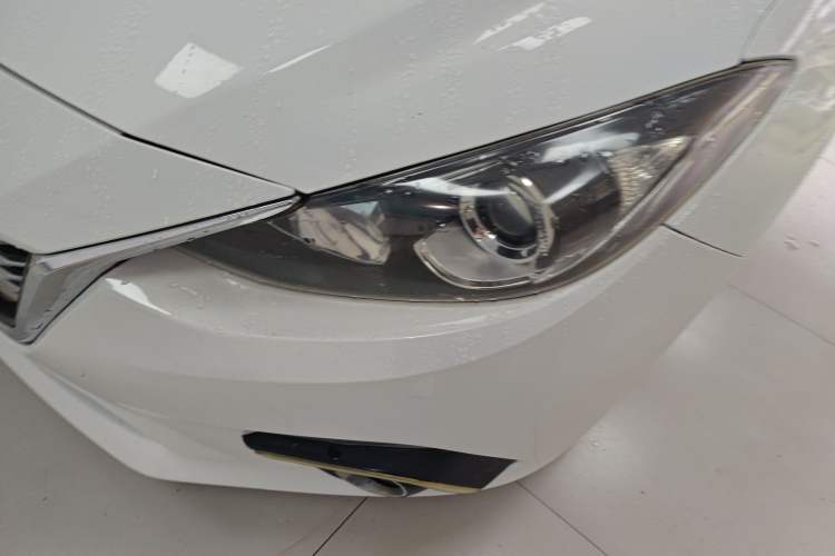 Used Mazda Mazda 3 Axela 2016 Sedan 1.5L Automatic Comfort Model
