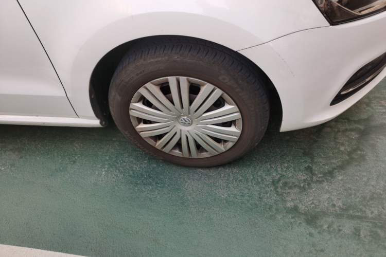 Used Volkswagen Polo 2016 1.6L Automatic Comfort Model
