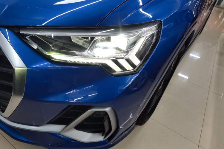 Used Audi Q3 2019 40 TFSI Fashion Dynamic Model