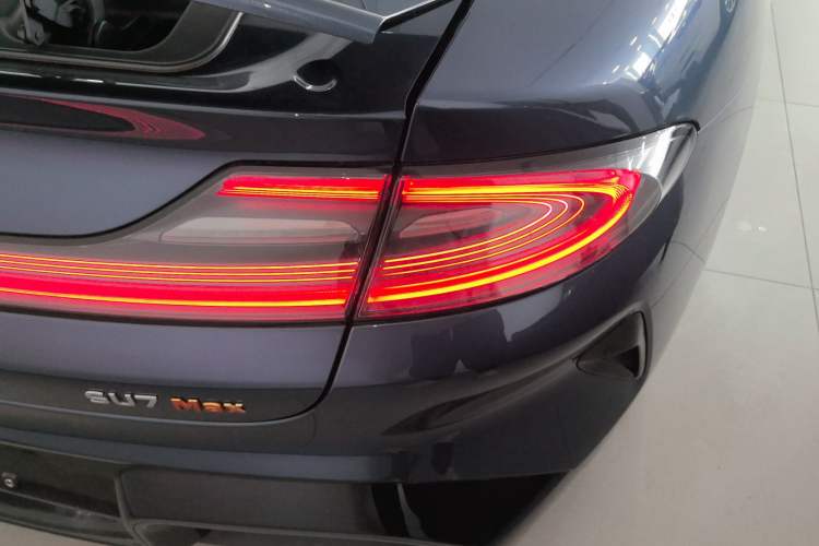 Used  SU7 2024 Rear-Drive Ultra-Long Range Advanced Pro-Level Intelligent Driving Version