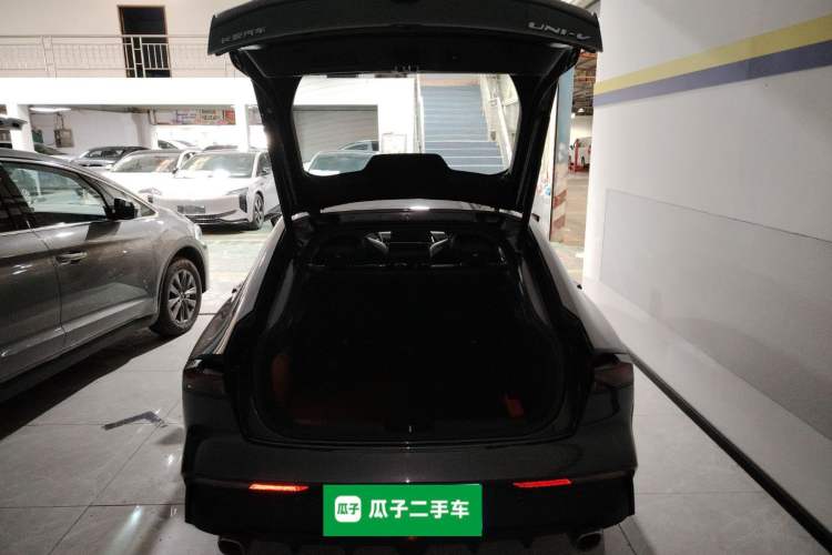 Used Changan UNI-V 2022 1.5T Prestige Version