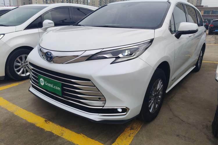 Used Toyota Sienna 2023 2.5L Hybrid Comfort Edition
