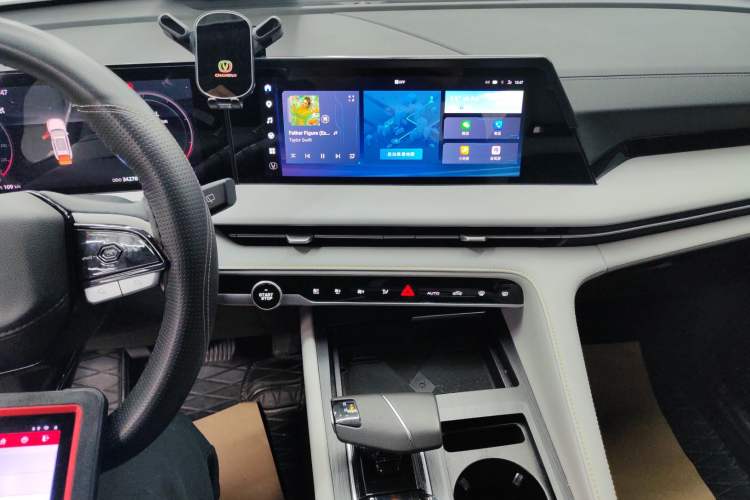 Used Changan CS75 PLUS 2023 3rd Generation 1.5T Automatic Prestige Model
