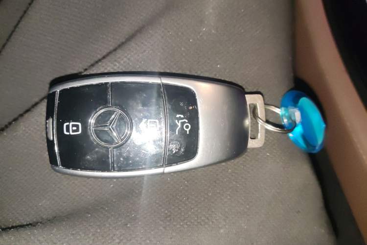 Used Mercedes-Benz E-Class 2016 E 300 L Sporty and Stylish Model
