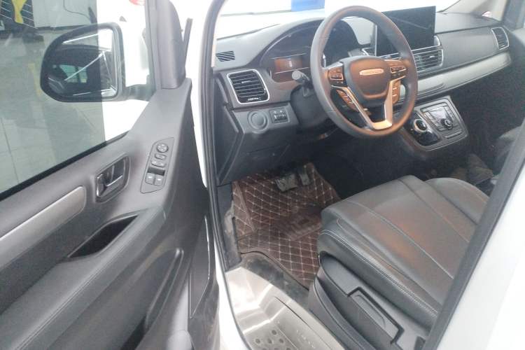 Used SAIC MAXUS G20 2023 Facelifted ES 2.0T Gasoline Automatic Value Edition
