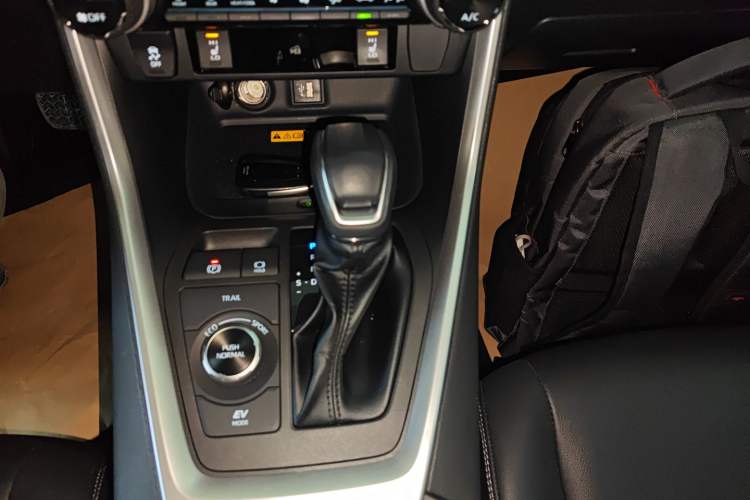 Used Toyota RAV4 2023 Dual-Engine 2.5L E-CVT Four-Wheel Drive Elite Plus Edition
