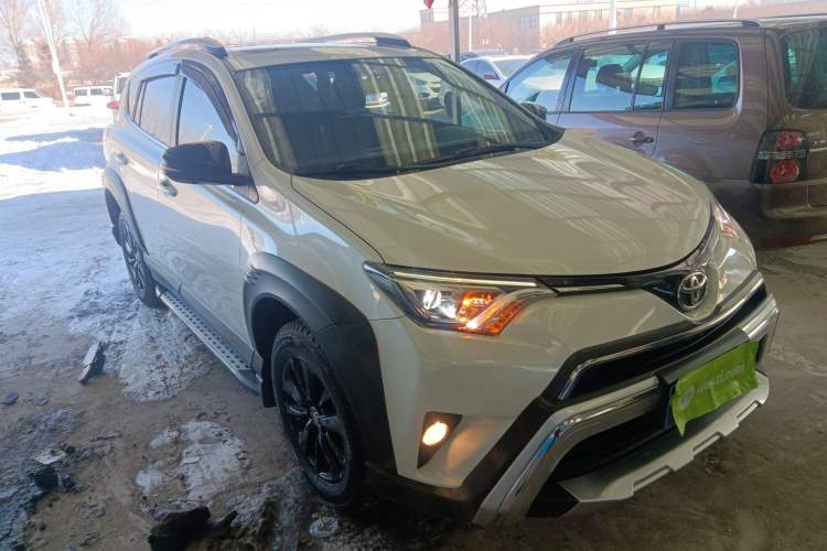Used Toyota RAV4 2019 2.0L CVT Two-Wheel Drive Fashion X Limited Edition China V Standard