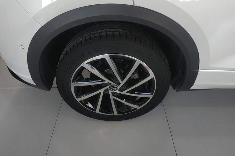 Used Volkswagen T-ROC 2023 300TSI DSG Two-Wheel Drive Starlight Edition