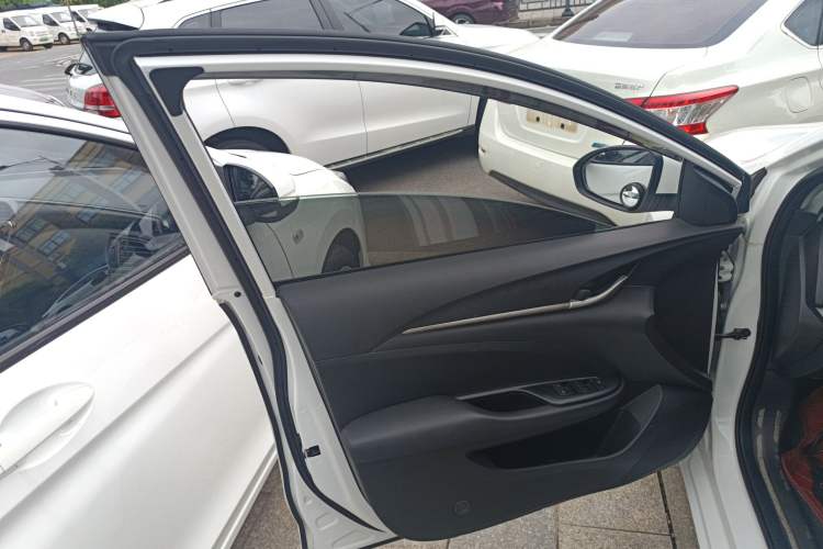 Used Buick GT 2018 18T Automatic Elite Model
