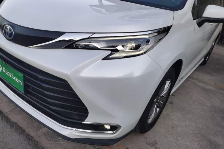 Used Toyota Sienna 2023 2.5L Hybrid Comfort Edition