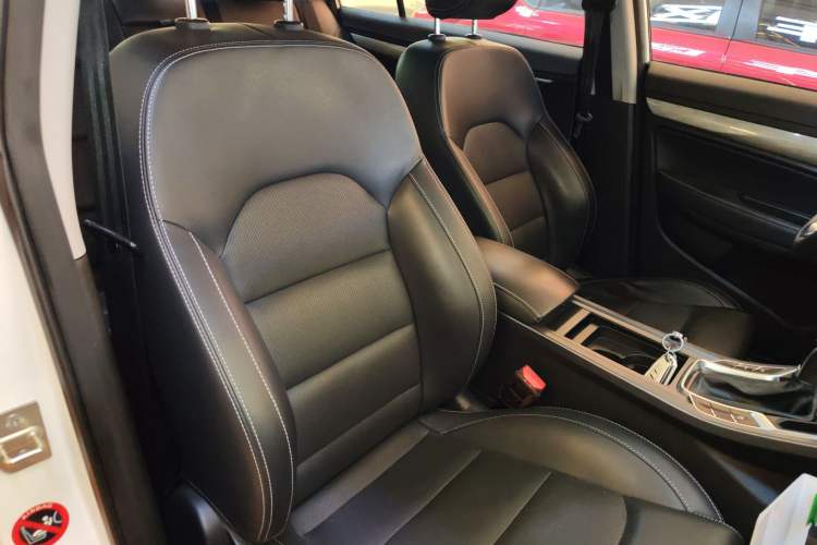 Used Geely Auto Emgrand 2019 Leading Edition 1.5L CVT Luxury Model China VI Standard
