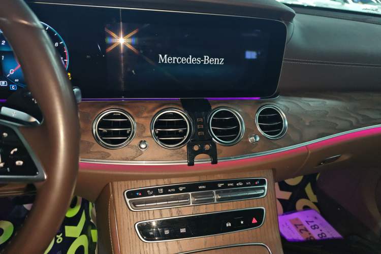 Used Mercedes-Benz E-Class 2023 Facelift E 260 L
