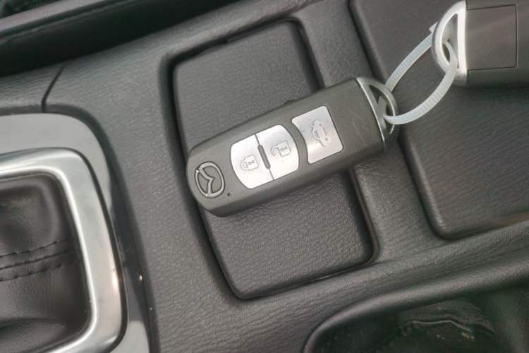 Used Mazda Atenza 2014 2.0L Blue Sky Luxury Edition
