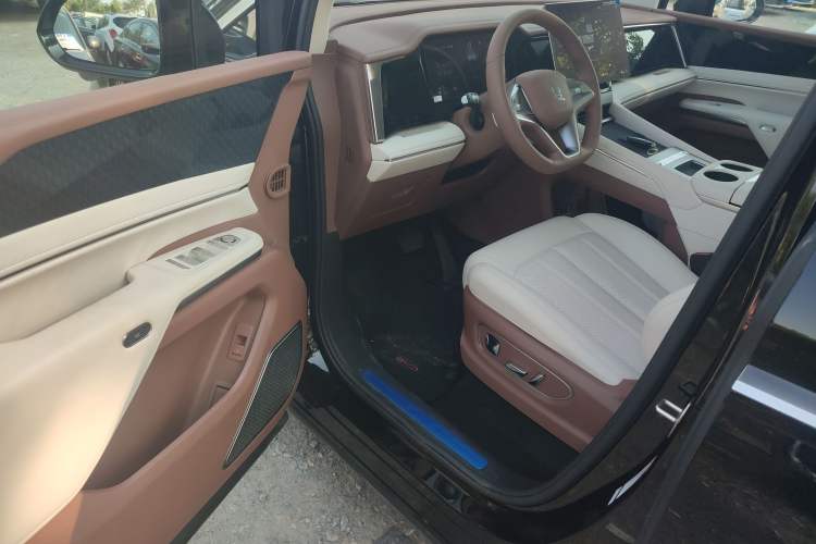 Used BYD Xia 2025 DM-i 1.5T 180km Beyond Edition
