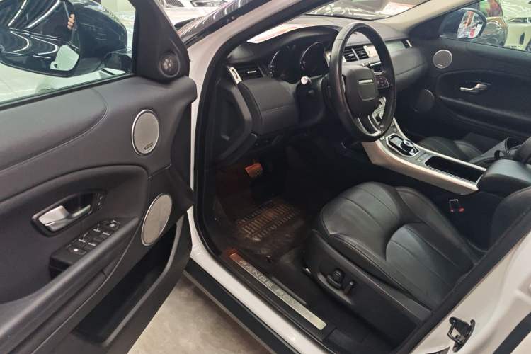 Used Land Rover Range Rover Evoque 2018 240 PS SE Smart Brilliance Edition
