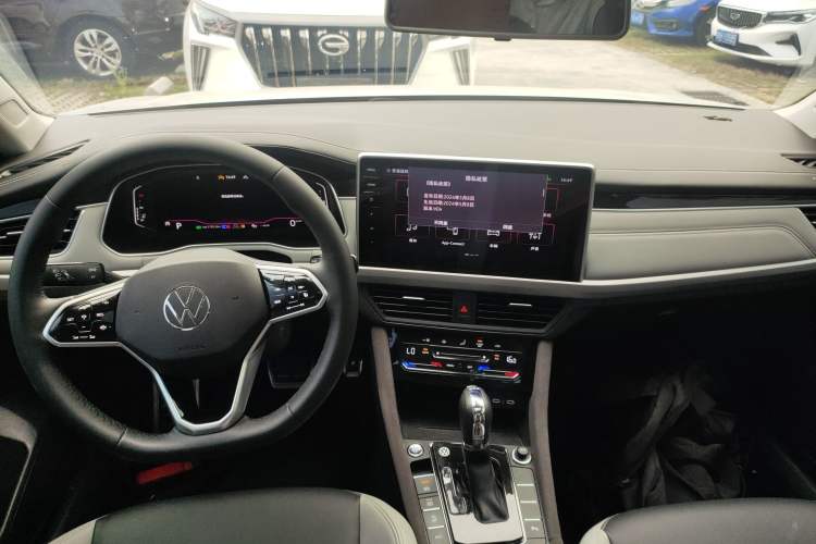 Used Volkswagen Bora 2023 300TSI DSG Prestige Edition
