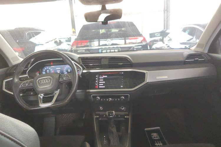 Used Audi Q3 2021 35 TFSI Fashion Dynamic Model
