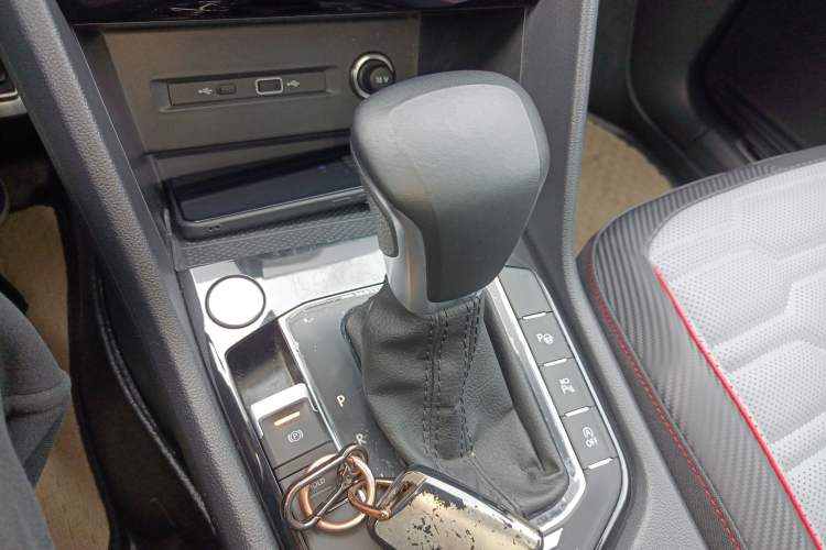 Used Volkswagen Tiguan L 2023 Facelift 380TSI Automatic All-Wheel Drive R-Line Flagship 7-Seater