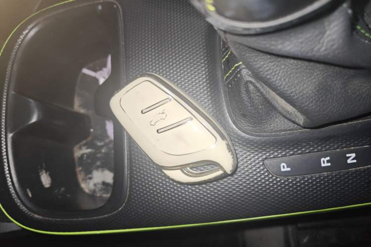 Used Roewe Clever 2021 302 km New Four-Seater Super-Efficient Version
