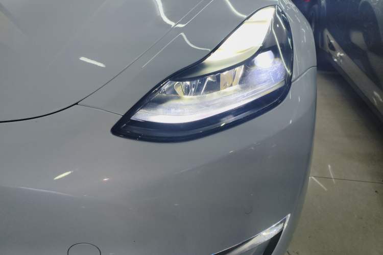 Used Tesla Model Y 2023 High-Performance All-Wheel-Drive Version
