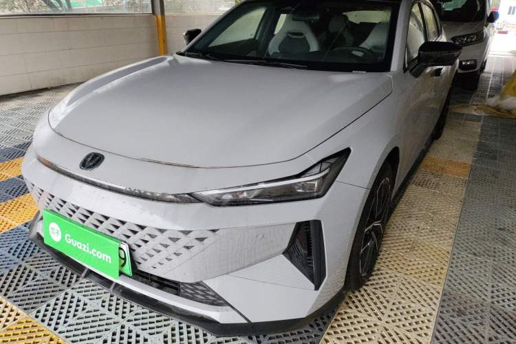 Used Changan UNI-V iDD 2024 Blue Whale Smart Electric iDD 136km Luxury Model