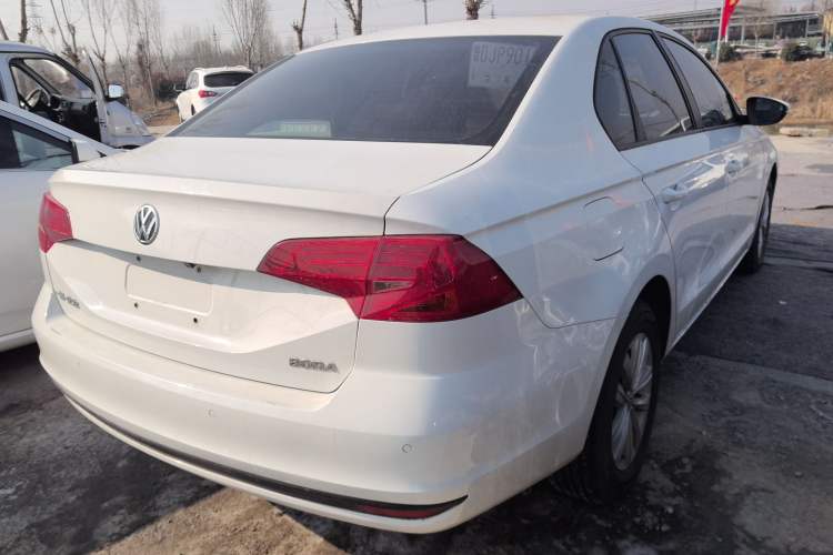 Used Volkswagen Bora 2016 1.6L Automatic Fashion Model
