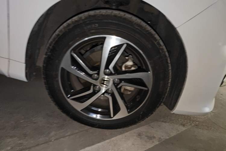 Used Honda Odyssey 2015 Revised Version 2.4L Supreme Edition