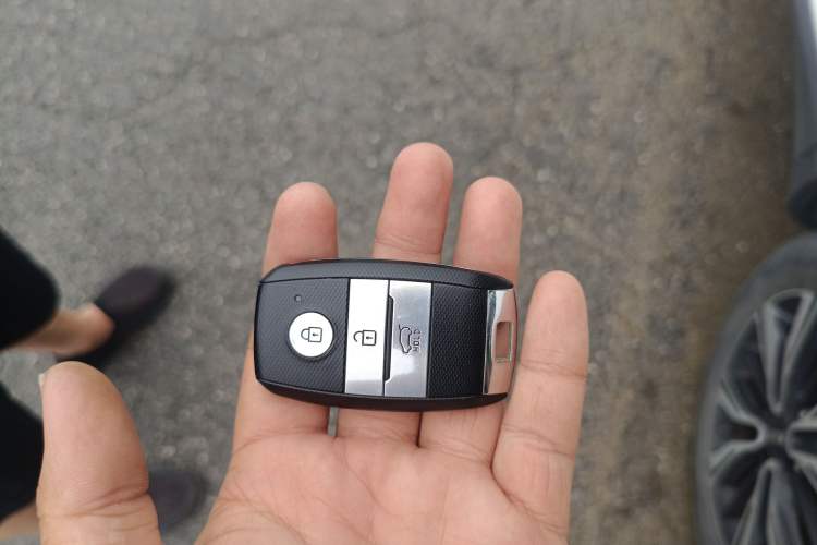 Used Kia Stonic 2021 1.4L CVT Fun & Sunroof Model
