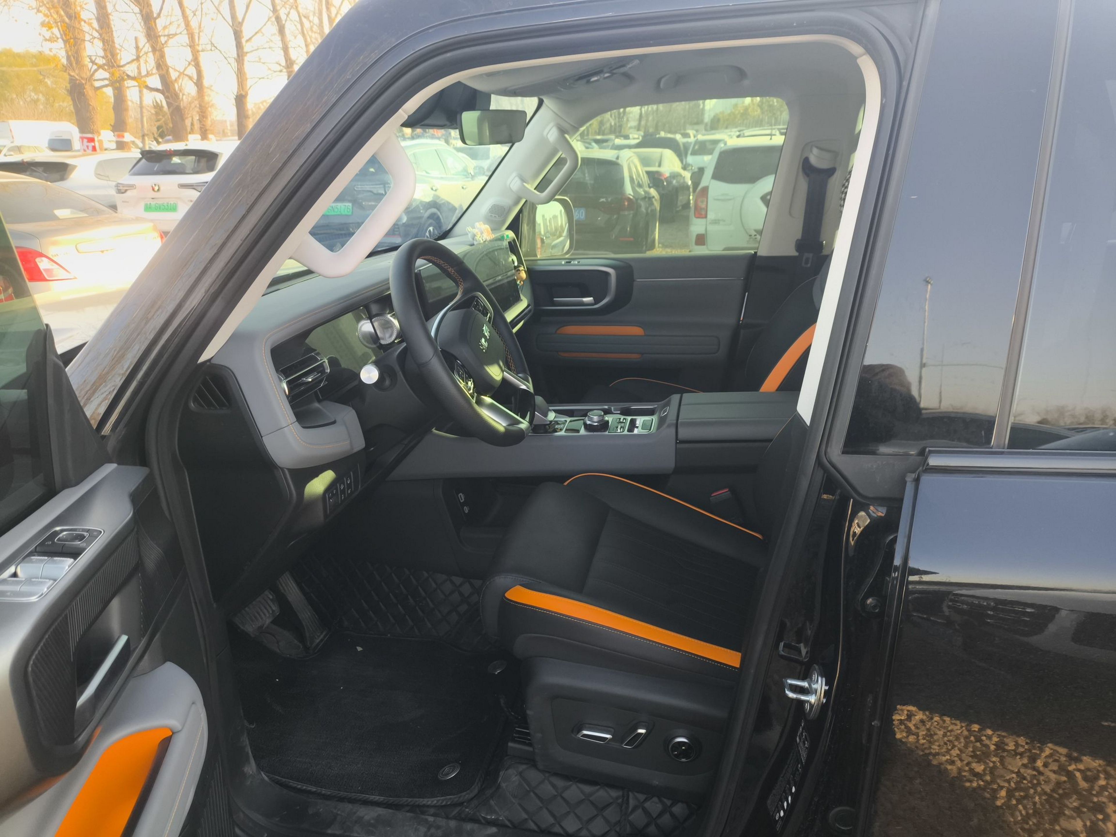 المقاعد الأمامية داخل السيارة