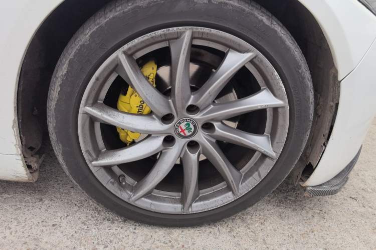 Used Alfa Romeo Giulia 2017 2.0T 200HP Luxury Edition