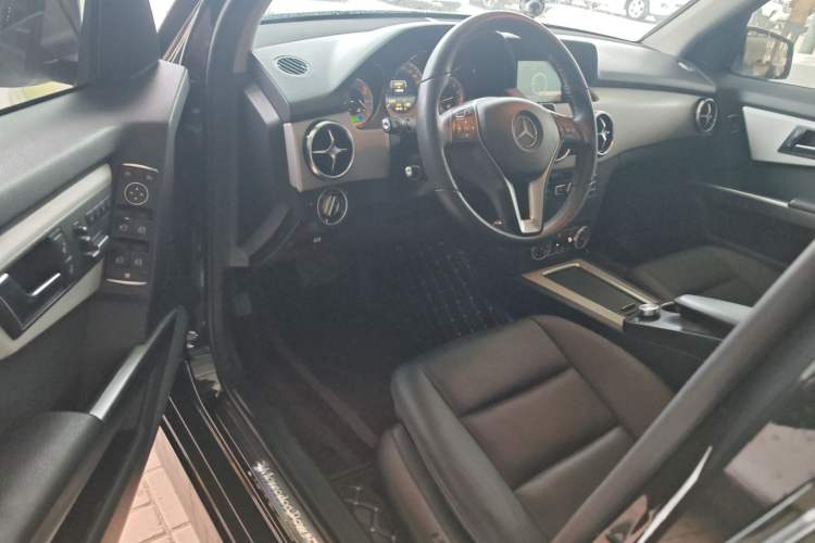 Used Mercedes-Benz GLK-Class 2014 GLK 260 4MATIC Dynamic Model
